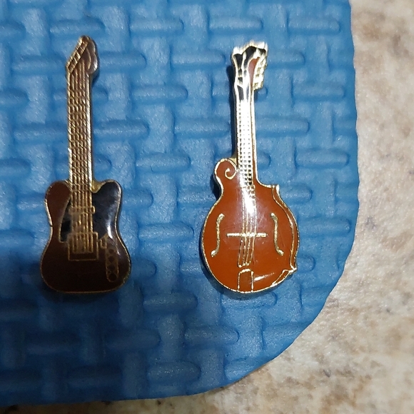 Blue Pontiac Racing Pin Collection - Picture 7 of 10